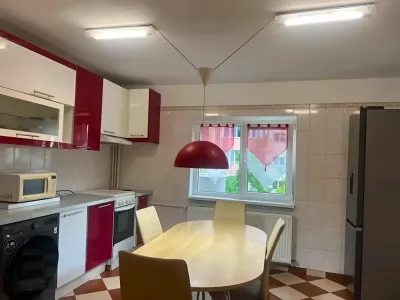zona de dining bucatarie apartament inchiriere Sector 3 București